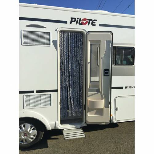 Rideau chenille pour porte camping-car, caravane Coloris : Chenilles tricolores Marron/Blanc/Gris - 56 x 200- INCASA