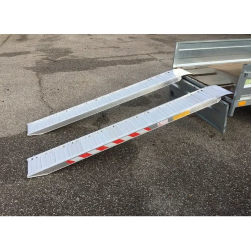 Rampes en aluminium renforcé avec rebords – 3M - 3350 KG - TRAILERS EQUIPMENT