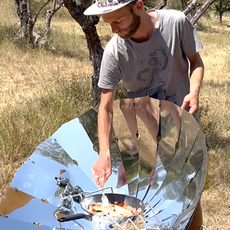 Miniature Four Solaire parabolique SunGlobe - SOLAR BROTHER N° 4