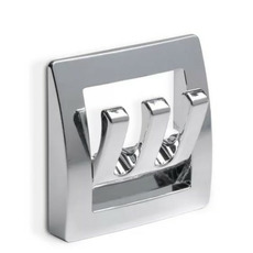 Miniature Patère triple rétractable - CARBEST N° 1