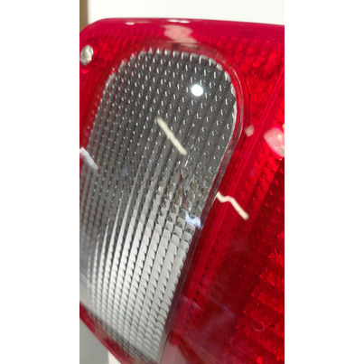 ATTENTION Produit imparfait | FEU ARRIERE CARALUNA I CAMPING CAR DROIT CATADIOPTRE CARRE - HELLA