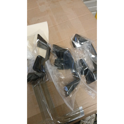 ATTENTION Produit imparfait | POIGNEE DE TIRAGE NOIRE ENTRAXE 138 MM